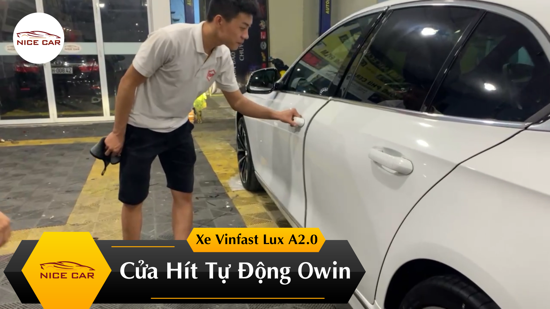 cua hit vinfast lux a