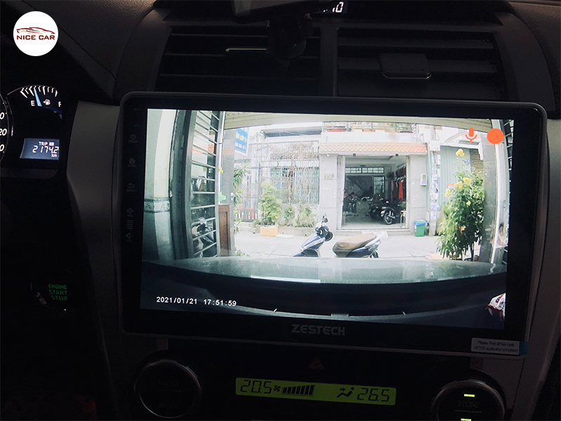 Toyota Camry lap màn hình Zestech Z800 Pro