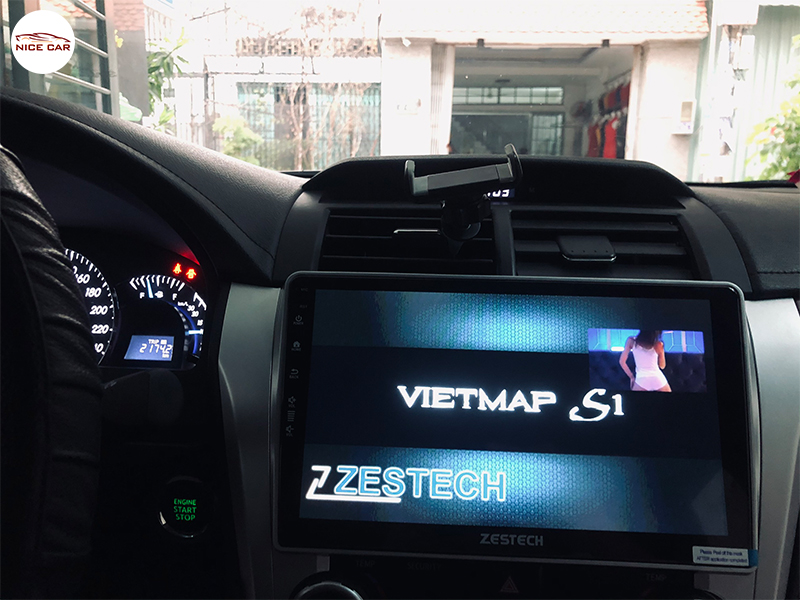 Toyota Camry lap màn hình Zestech Z800 Pro