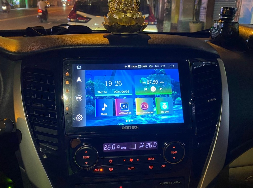 man-hinh-zestech-z900-cong-nghe-tuyet-dinh-9