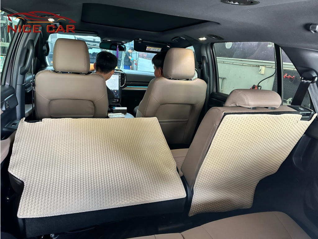 Lót lưng ghế Ford Everest 2023