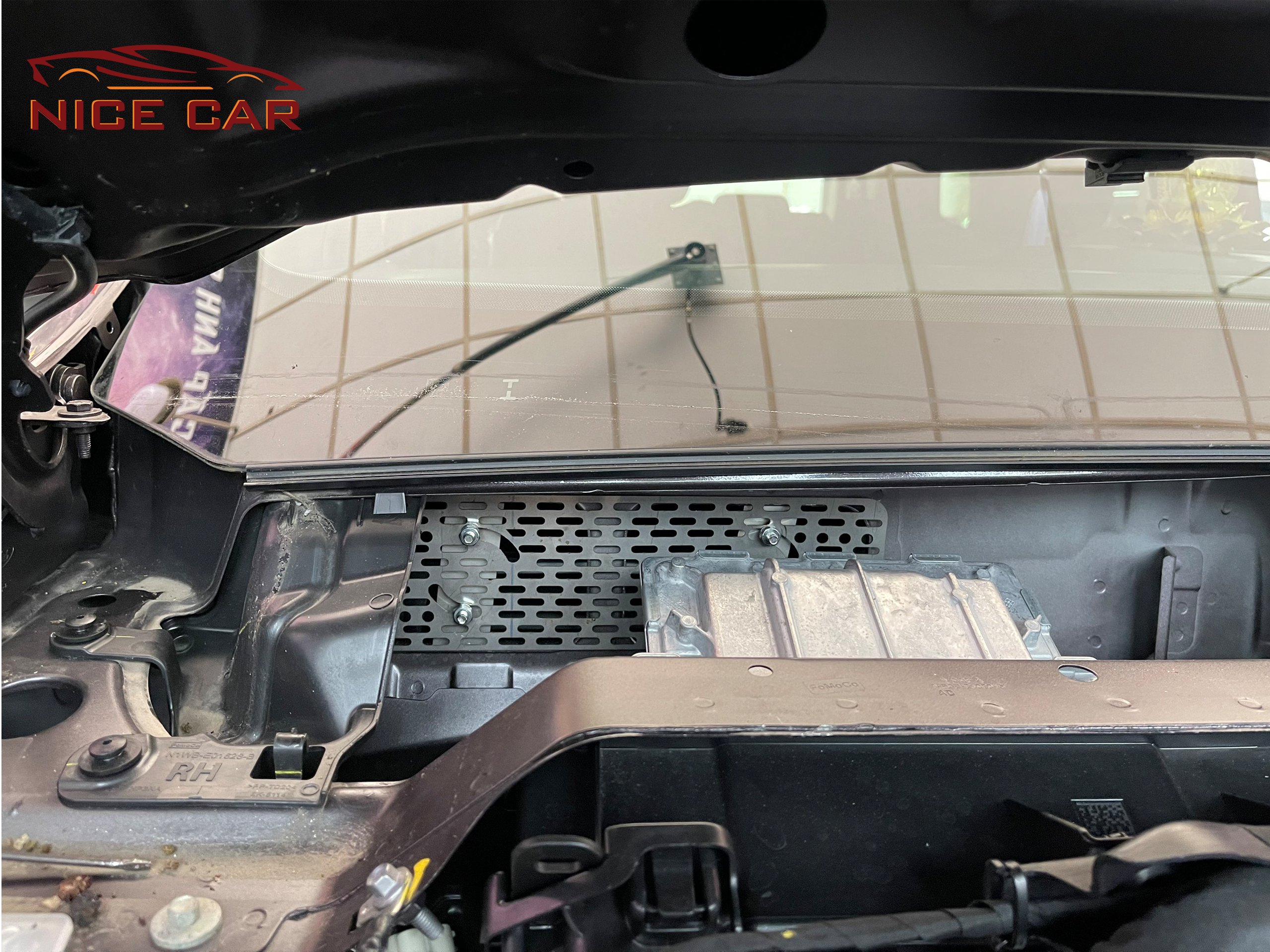Lưới chống chuột xe Ford 2023