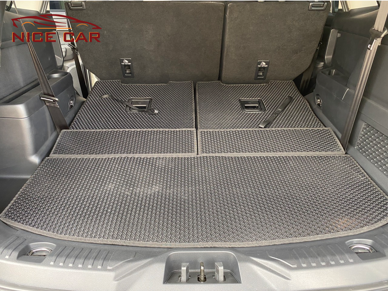lót sàn cao su xe Ford Everest 2023