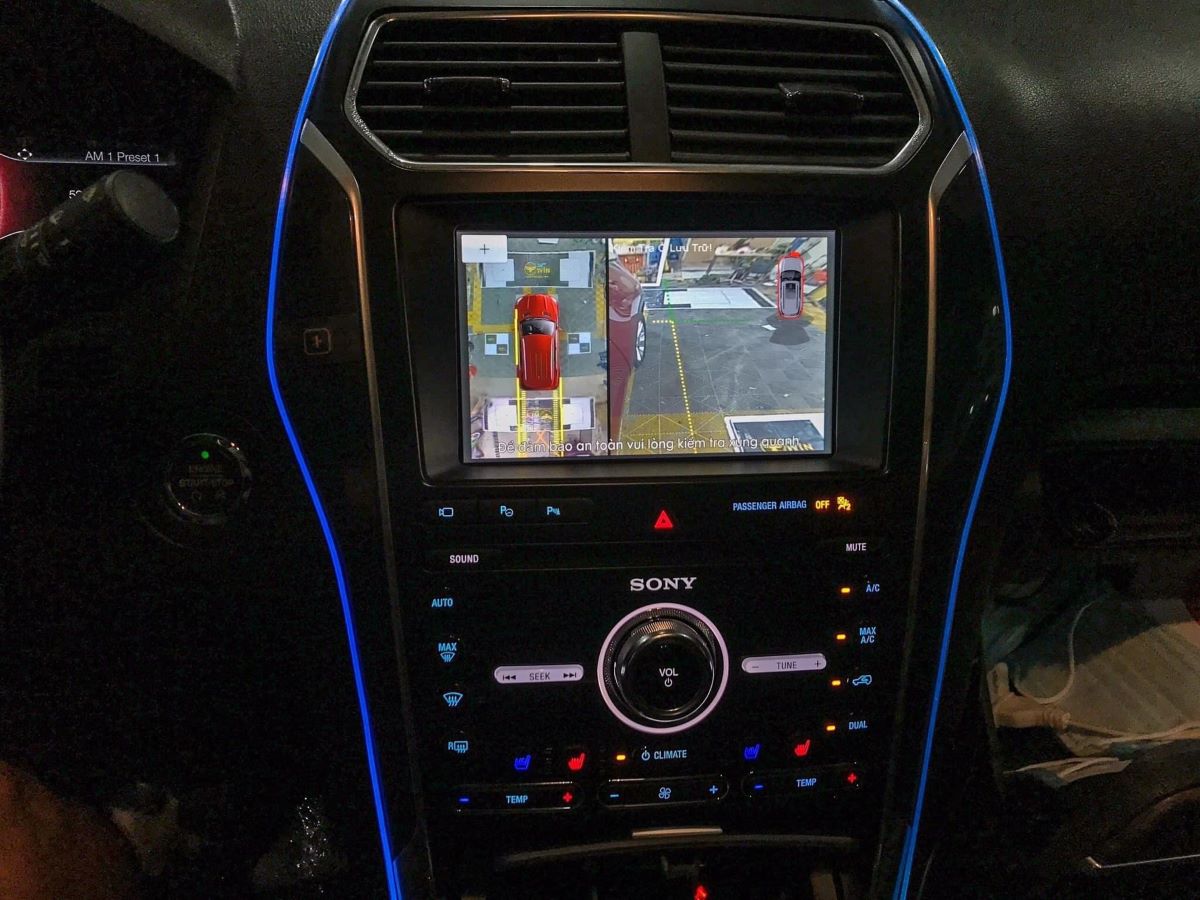 phu-kien-do-choi-xe-ford-explorer-2023-man-hinh-android-1