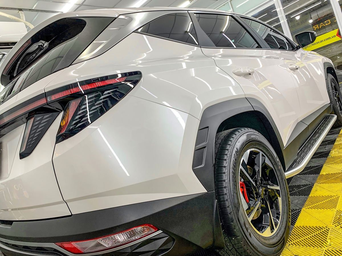 phu-kien-do-choi-xe-hyundai-tucson-2023-phu-ceramic-1