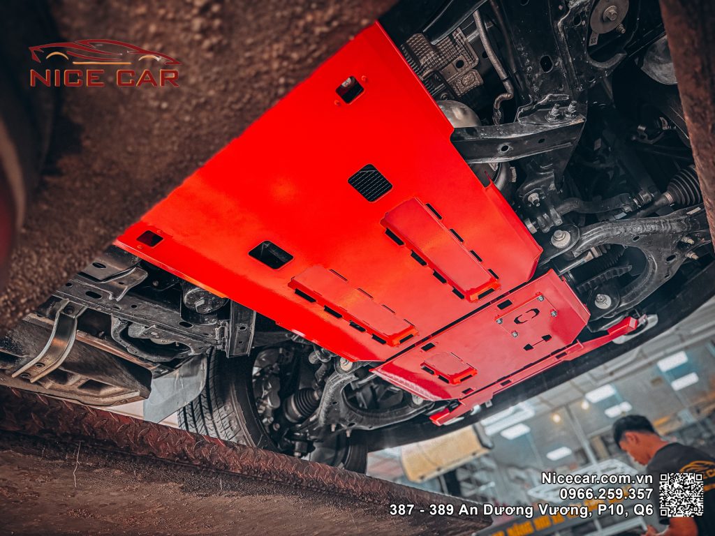 Chắn gầm xe Ford Everest