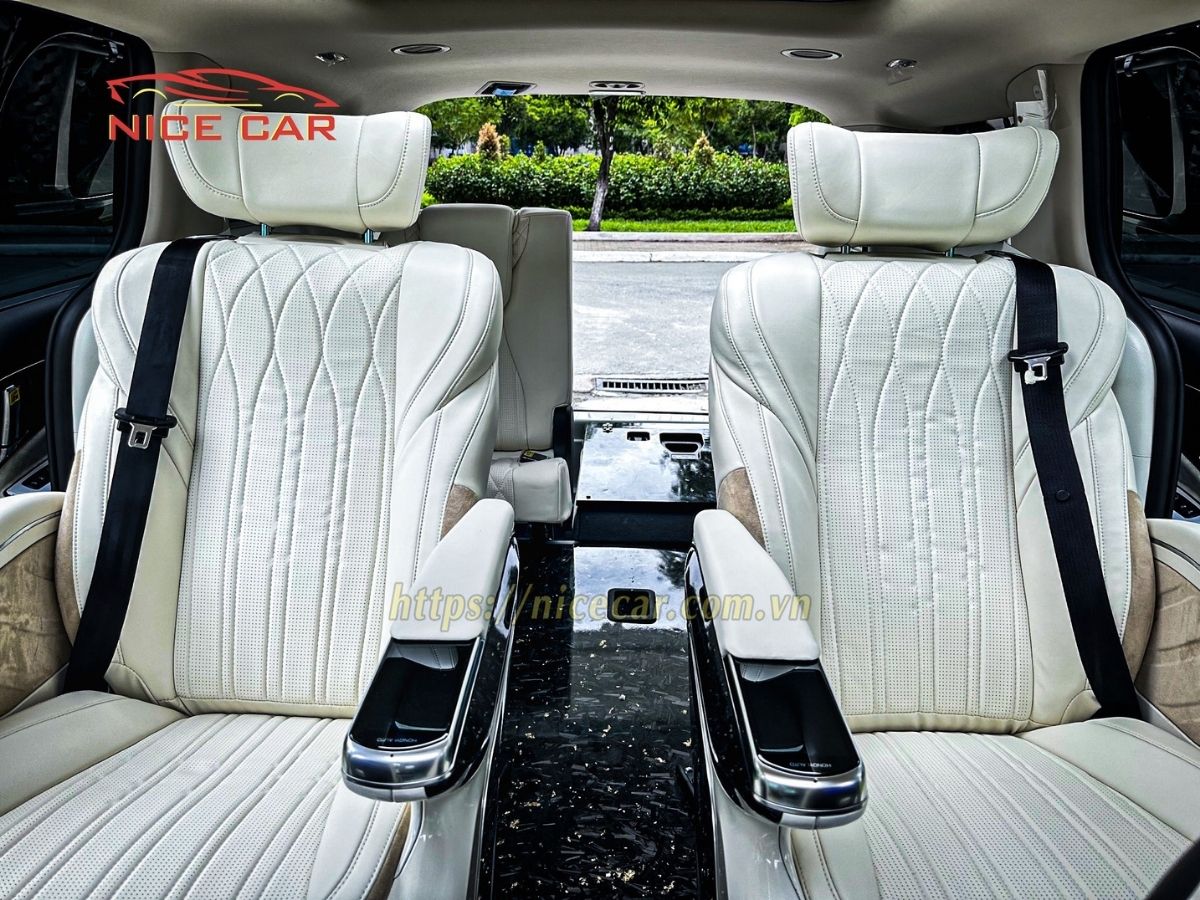 mau-ghe-limousine-crystal-throne-2.0-1