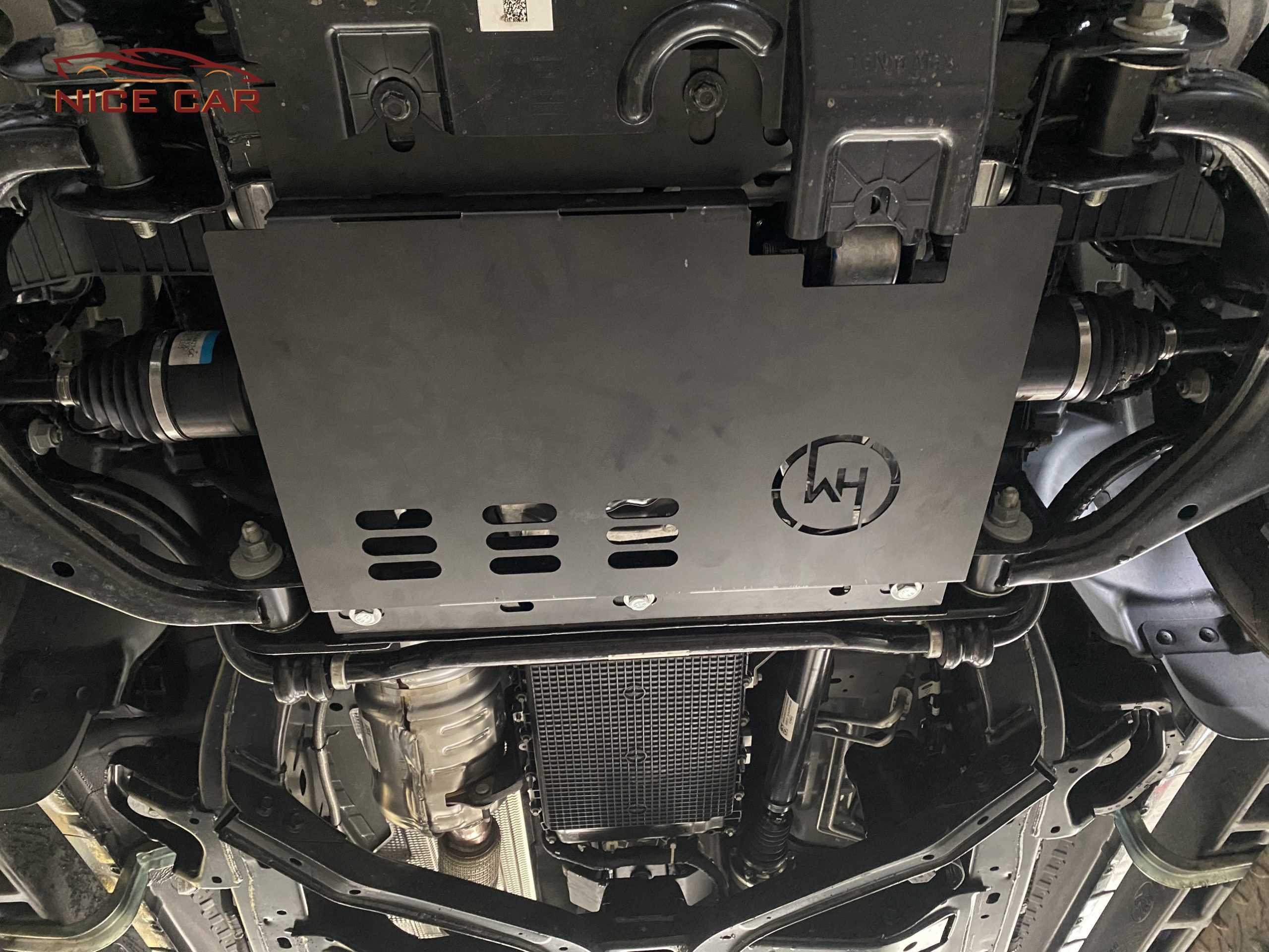 tam-chan-gam-ford-everest-2023-3