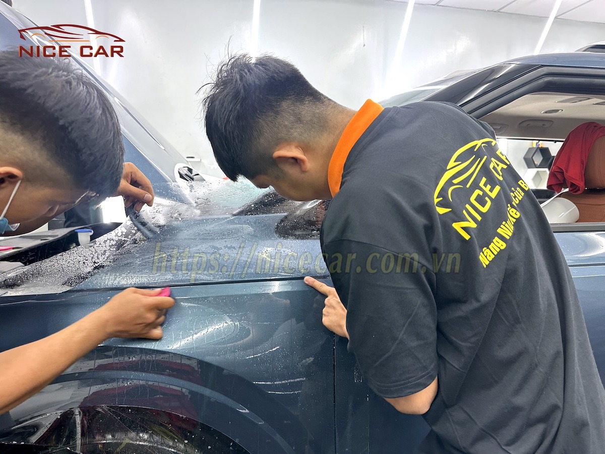 do-noi-that-thuong-gia-limousine-kia-carnival-2023-17