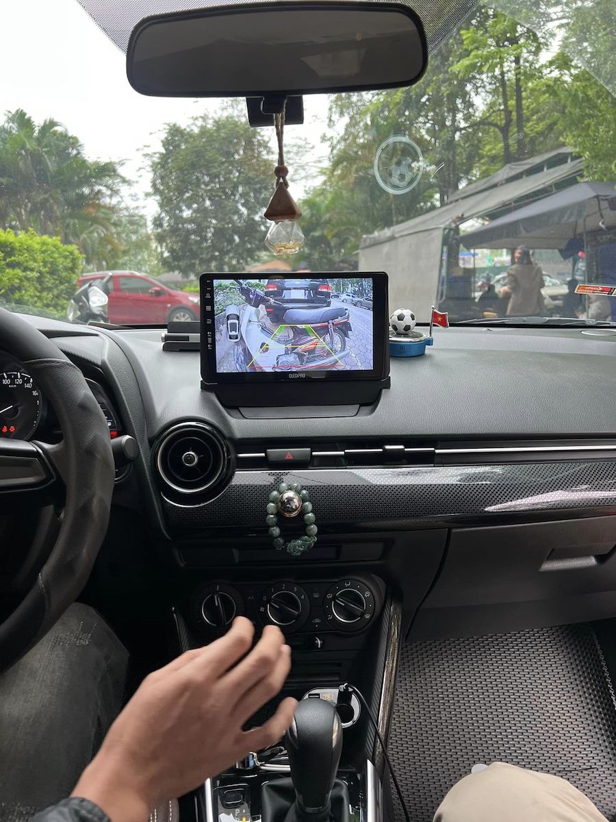 man-hinh-android-mazda-2-4