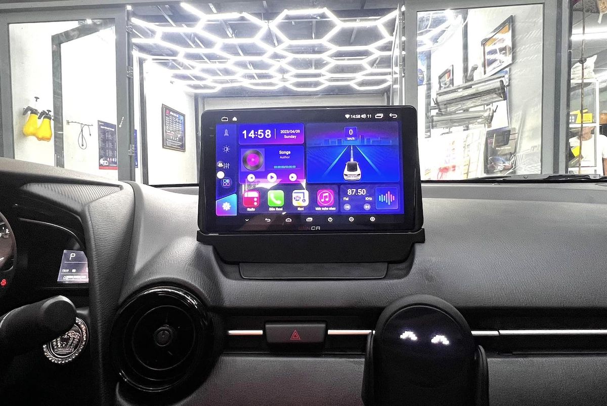 man-hinh-android-mazda-2-8