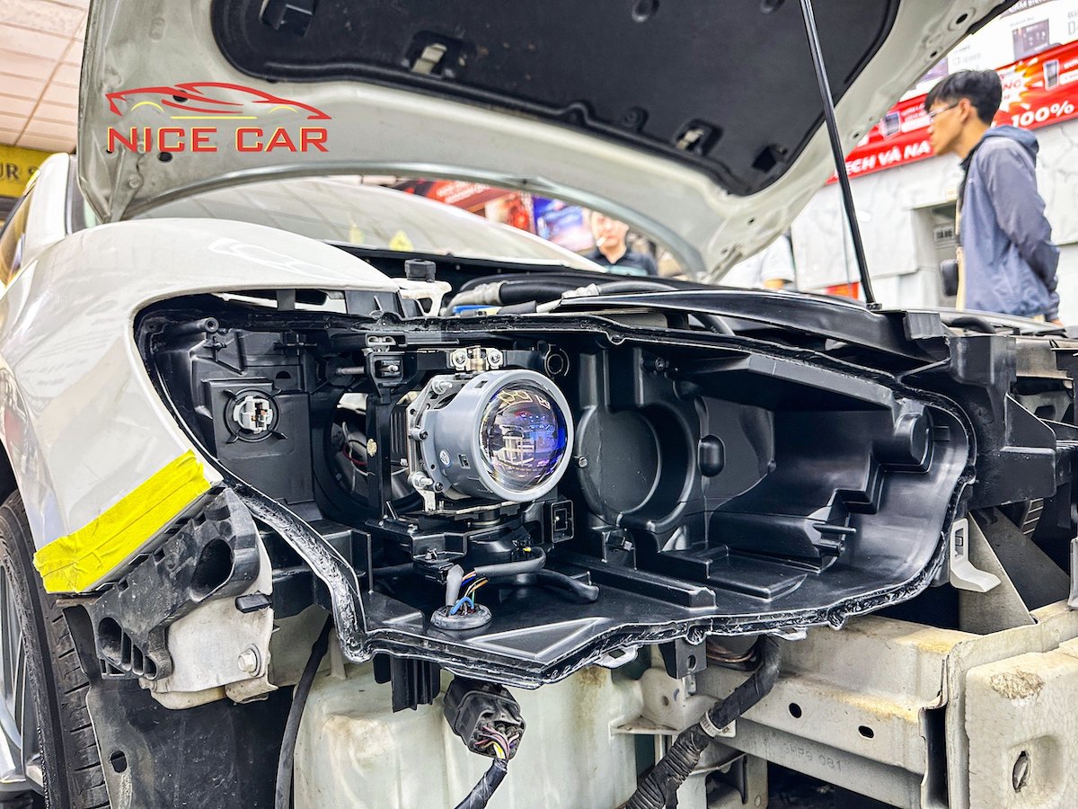 den-bi-laser-do-cho-mazda-6-iron-laser-4