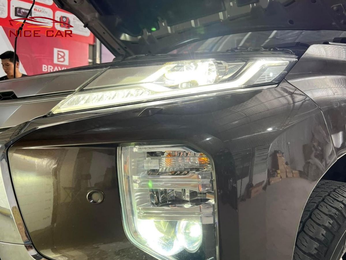 do-den-cho-xe-pajero-sport-7