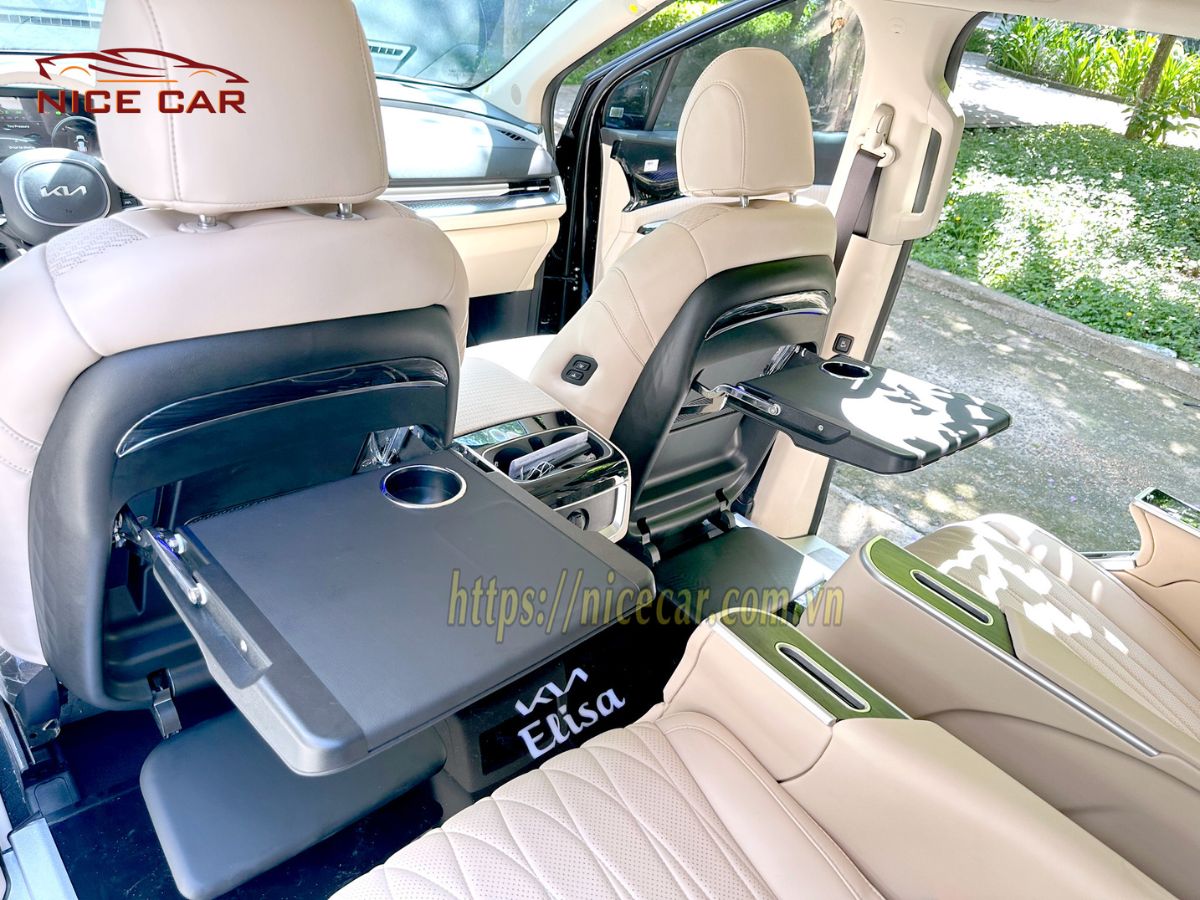 do-ghe-limosuine-kia-carnival-phien-ban-mau-kem-trang-16