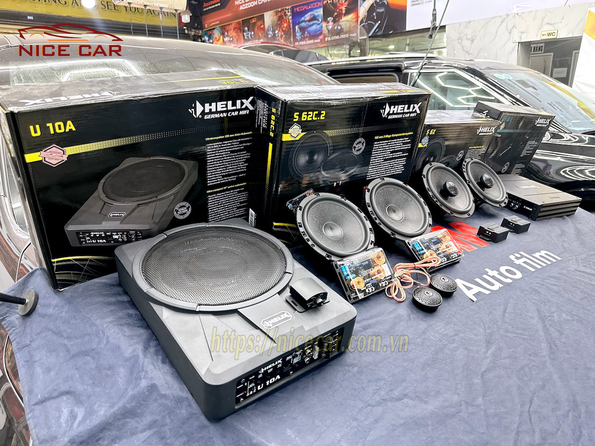 do-ghe-limosuine-kia-carnival-phien-ban-mau-kem-trang-23