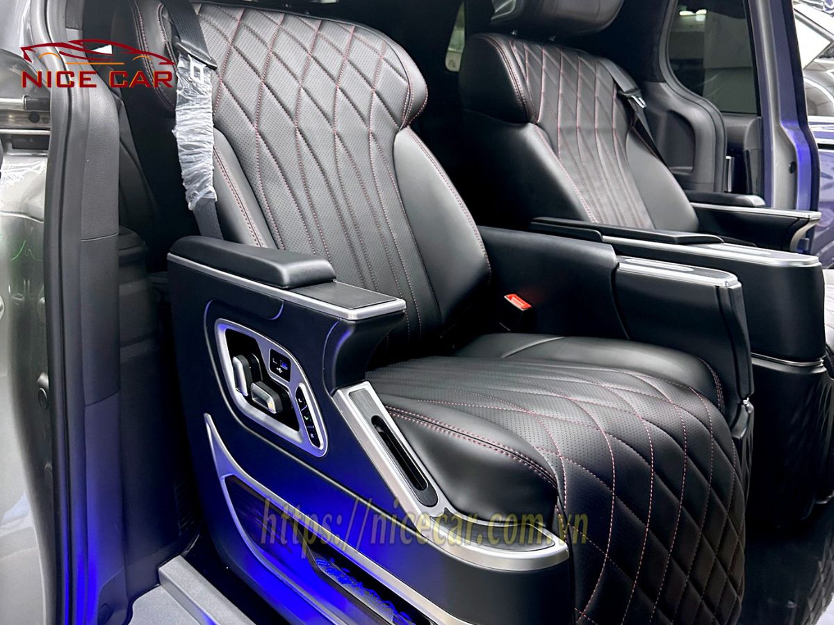 do-ghe-limousine-kia-carnival-black-edition-1