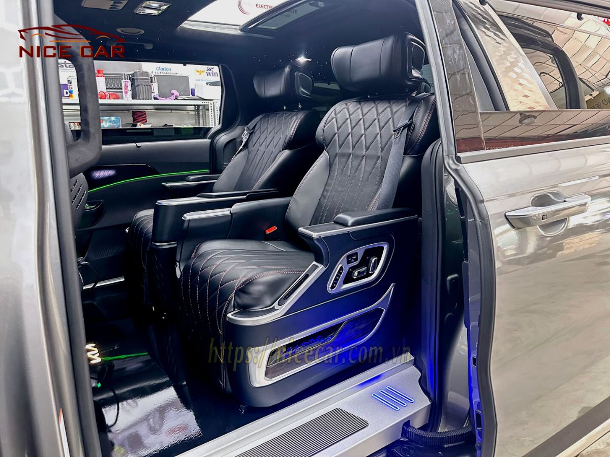 do-ghe-limousine-kia-carnival-black-edition-14