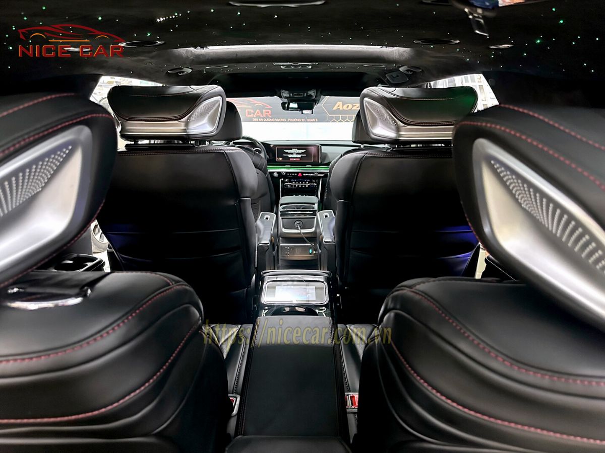 do-ghe-limousine-kia-carnival-black-edition-19