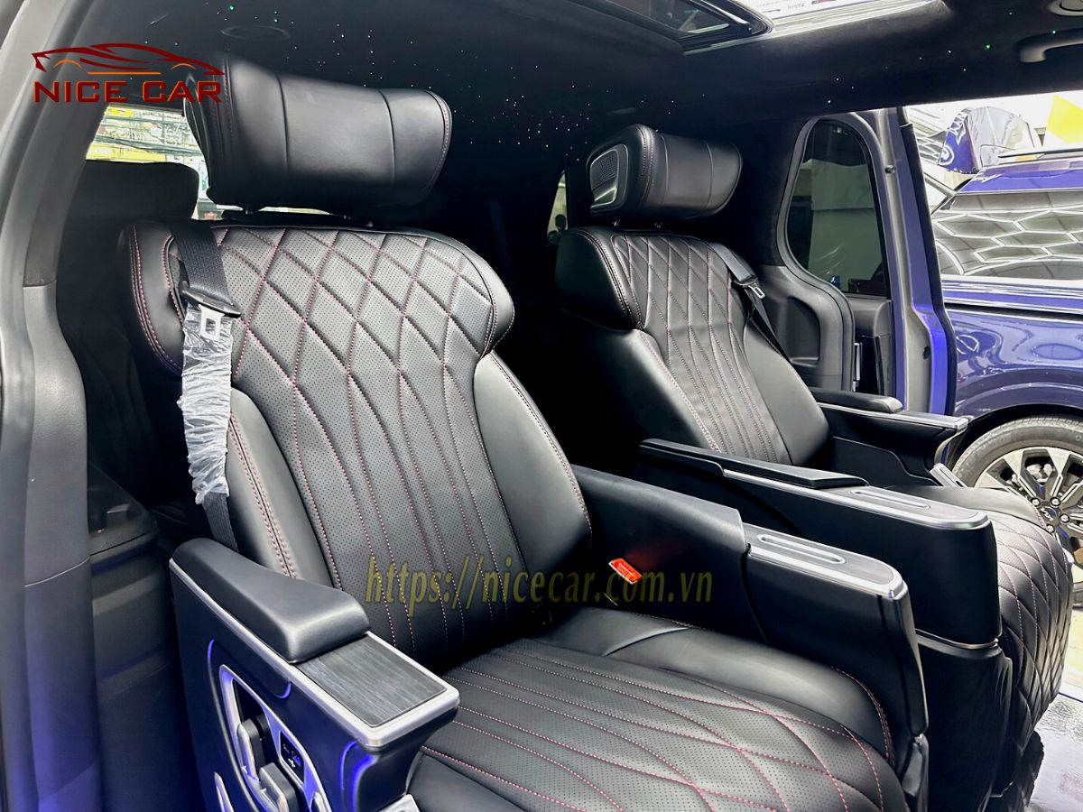 do-ghe-limousine-kia-carnival-black-edition-2