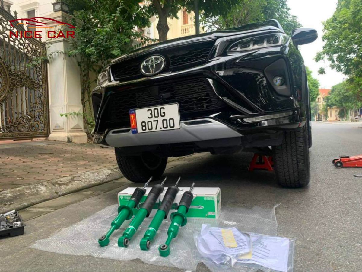 phuoc-nhun-toyota-fortuner-2015-giam-xoc-tein-5