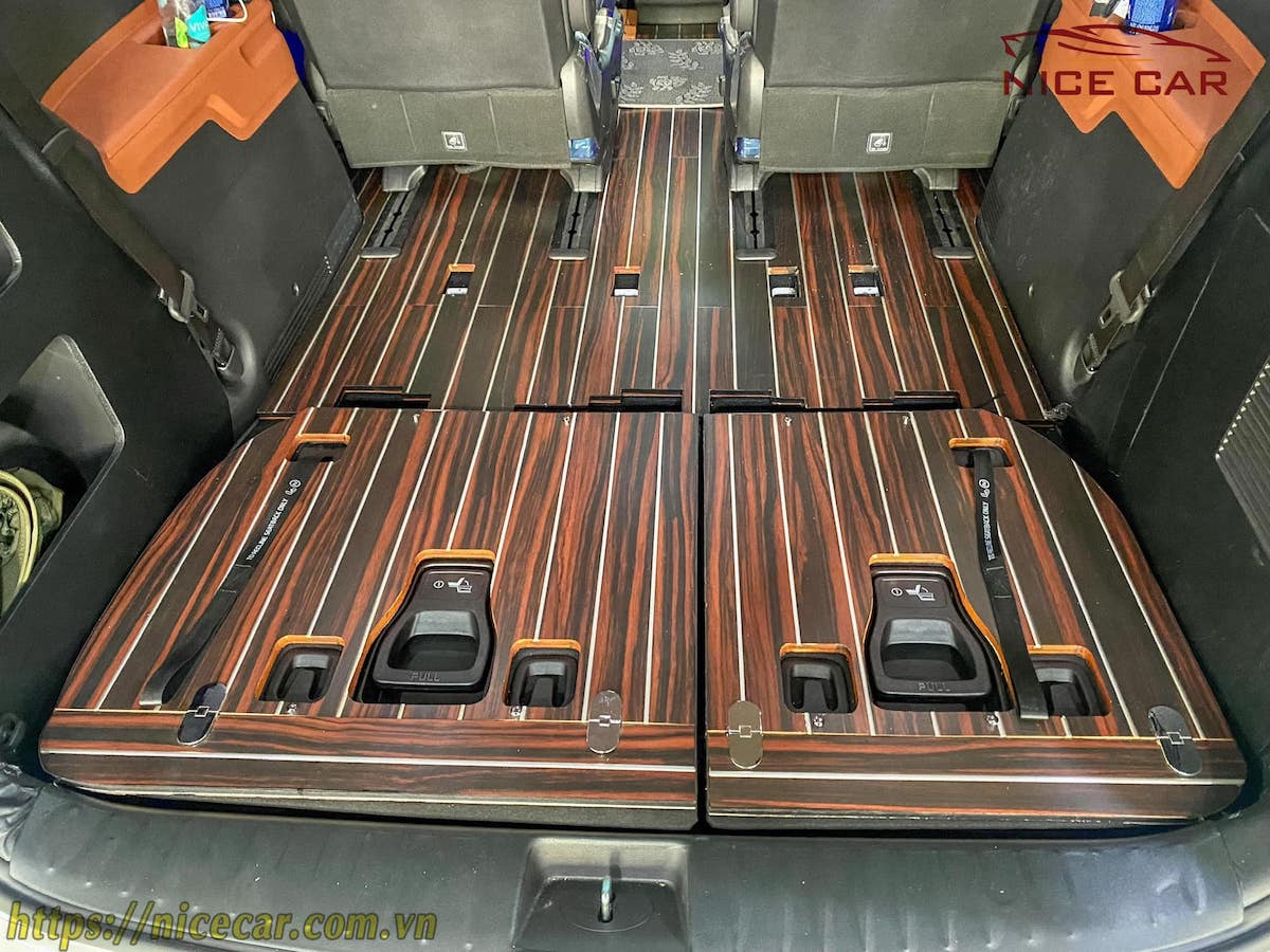 san-go-cao-cap-tren-mercedes-v250-4