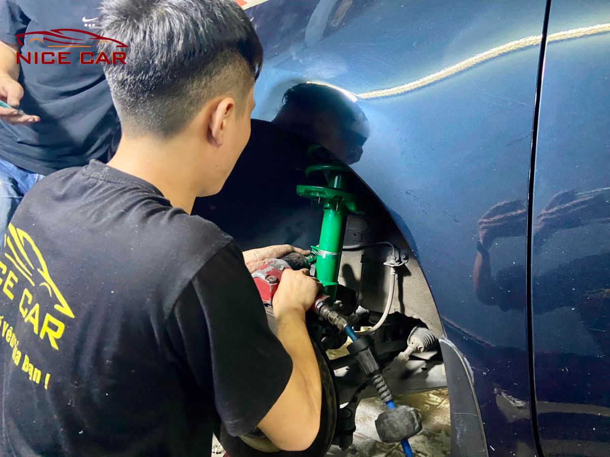 kia-sedona-do-phuoc-nhun-giam-xoc-tein-2
