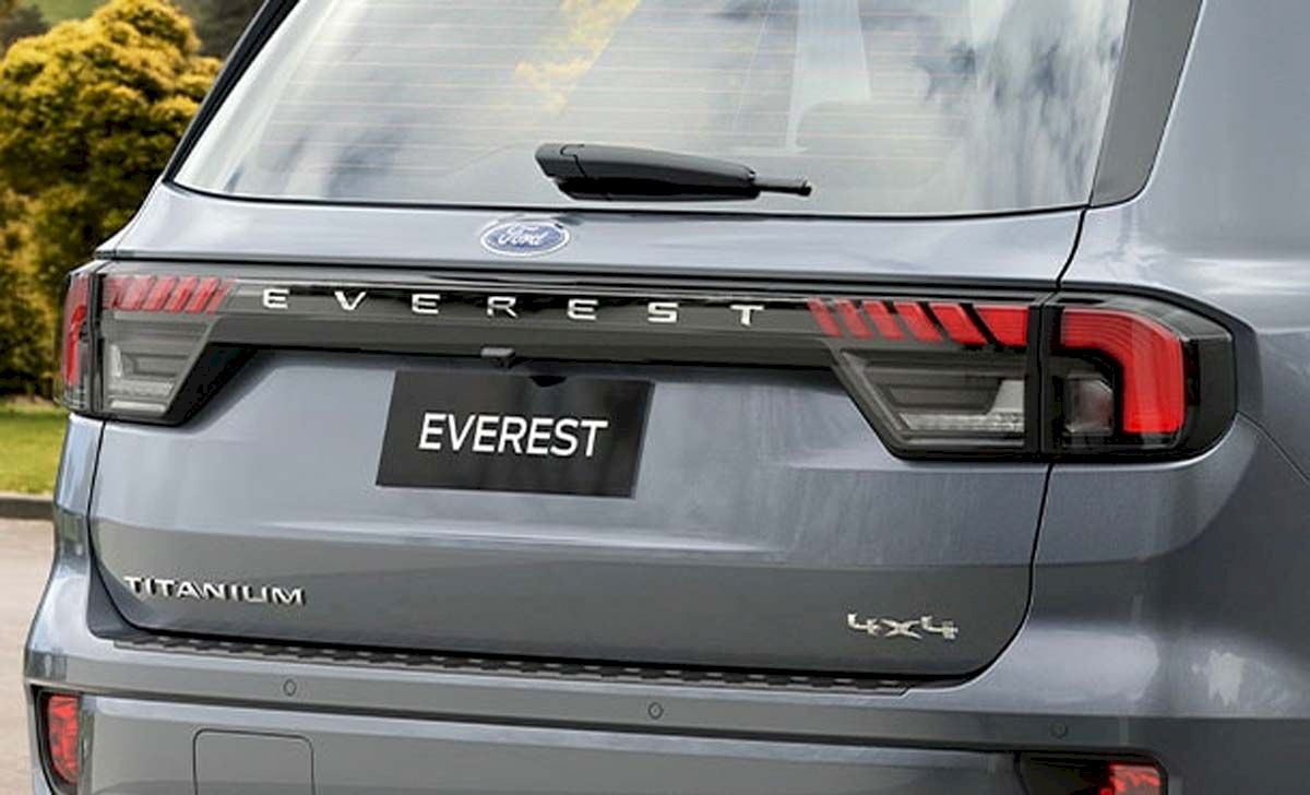 đèn hậu Everest 2023