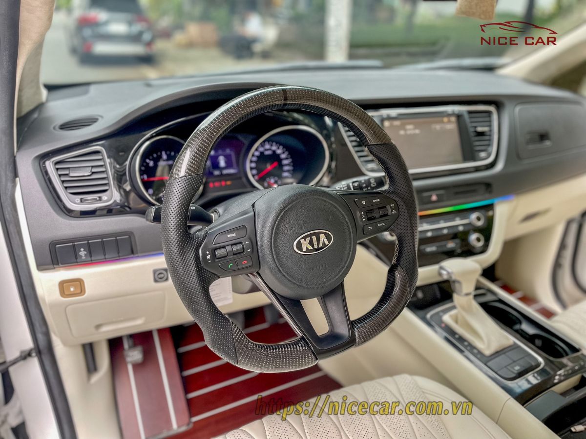 san-go-kia-sedona-2023-5