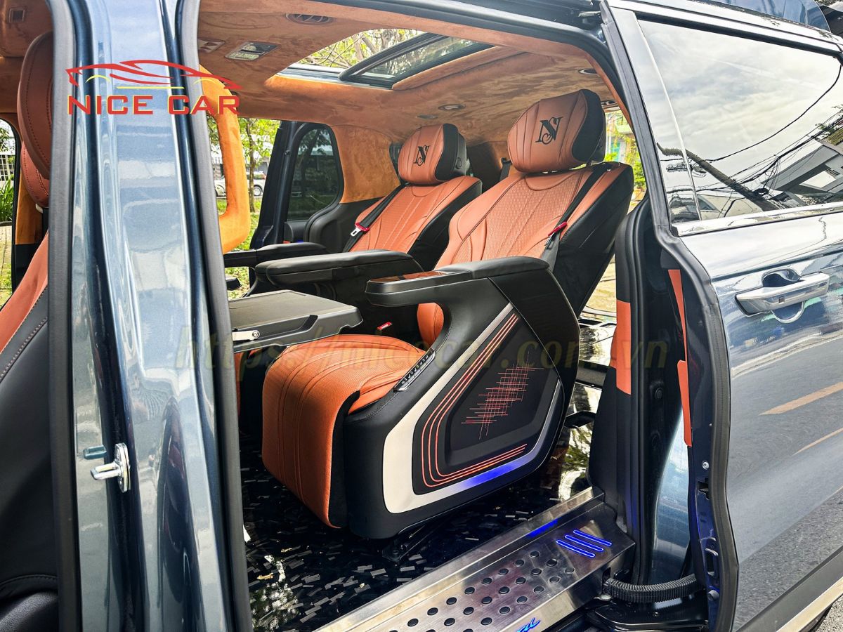 do-xe-hyundai-custin-2024-bang-gia-nang-cap-noi-ngoai-that-limousine-02