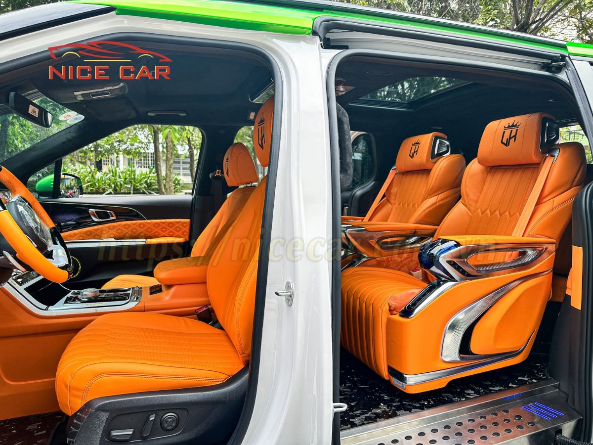 do-xe-hyundai-custin-2024-bang-gia-nang-cap-noi-ngoai-that-limousine-04