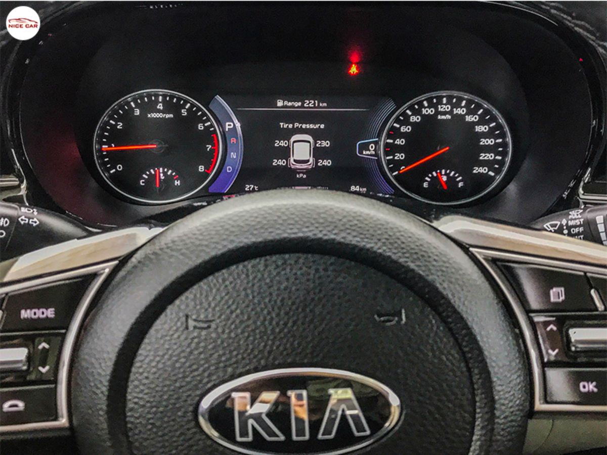 do-xe-kia-carnival-cam-bien-ap-suat-lop