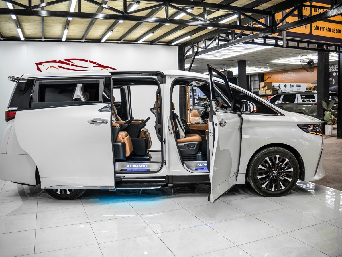 Lót sàn ô tô chống bám bẩn