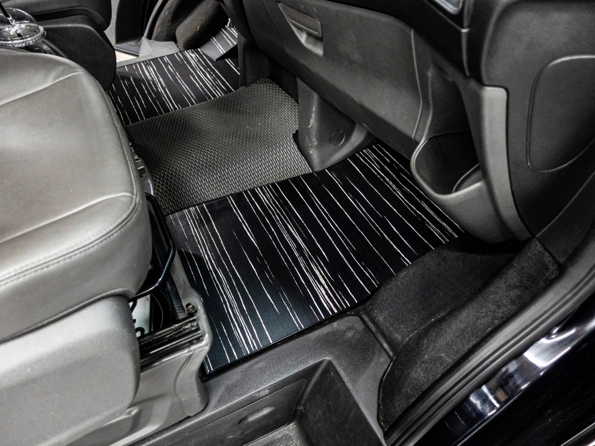 thảm sàn nhôm Ford Tourneo