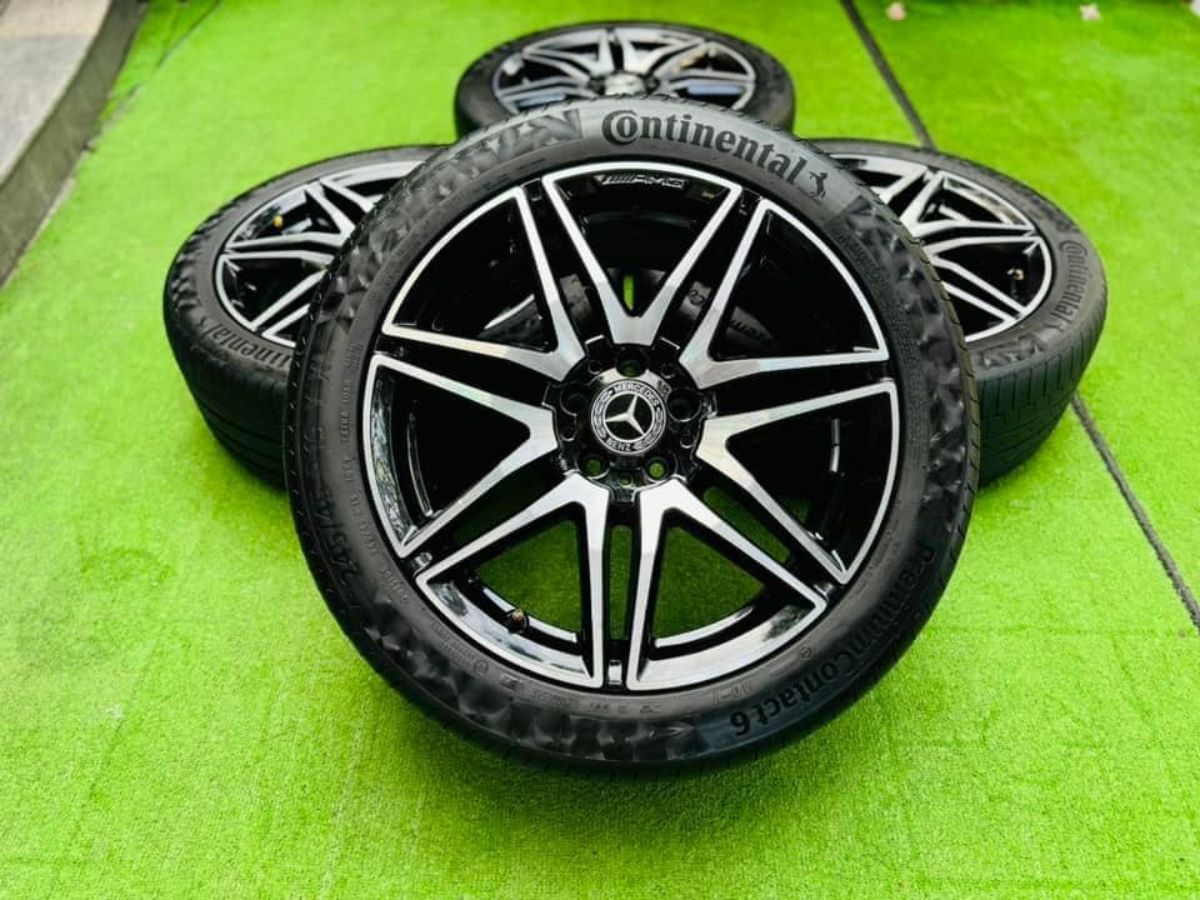 tong-hop-phu-kien-do-choi-can-thiet-do-mercedes-v250-4