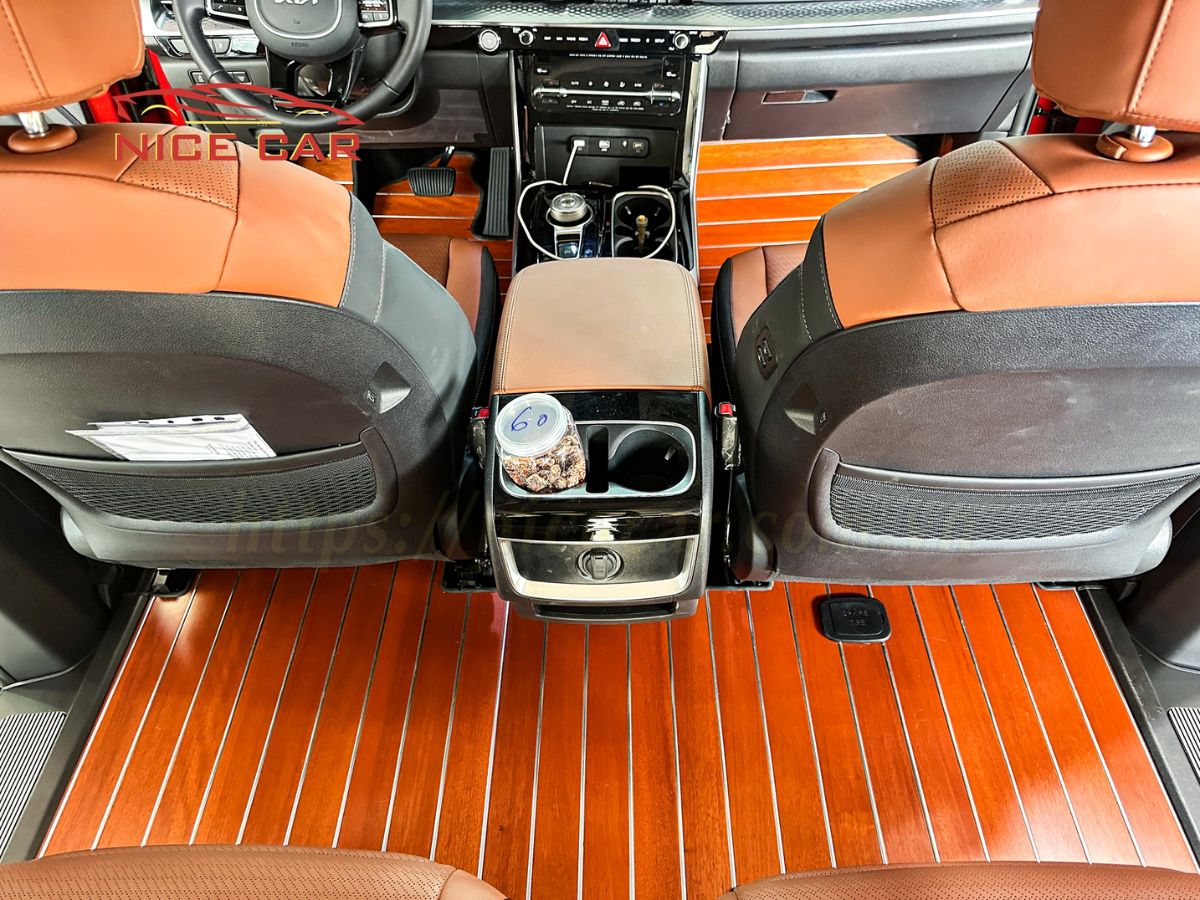 do-noi-that-limousine-hyundai-custin-2024-ghe-flagship-5-0-10