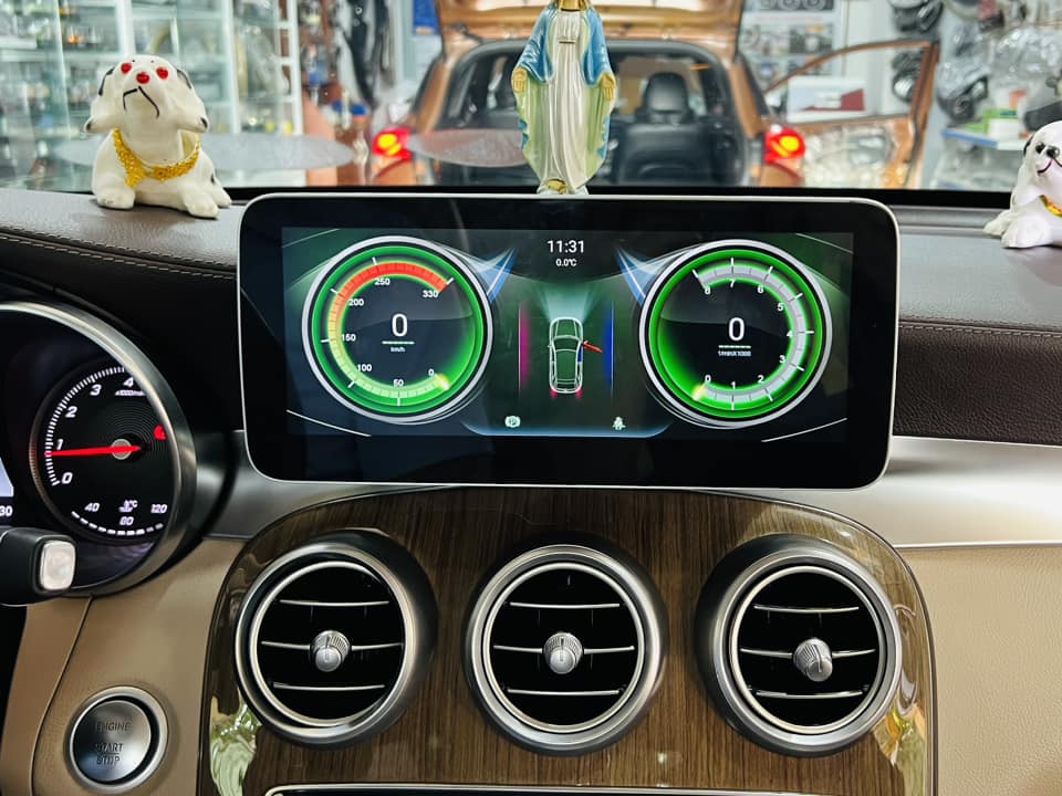 do-man-hinh-omas-360-cho-xe-mercedes-cla-o-dau-5