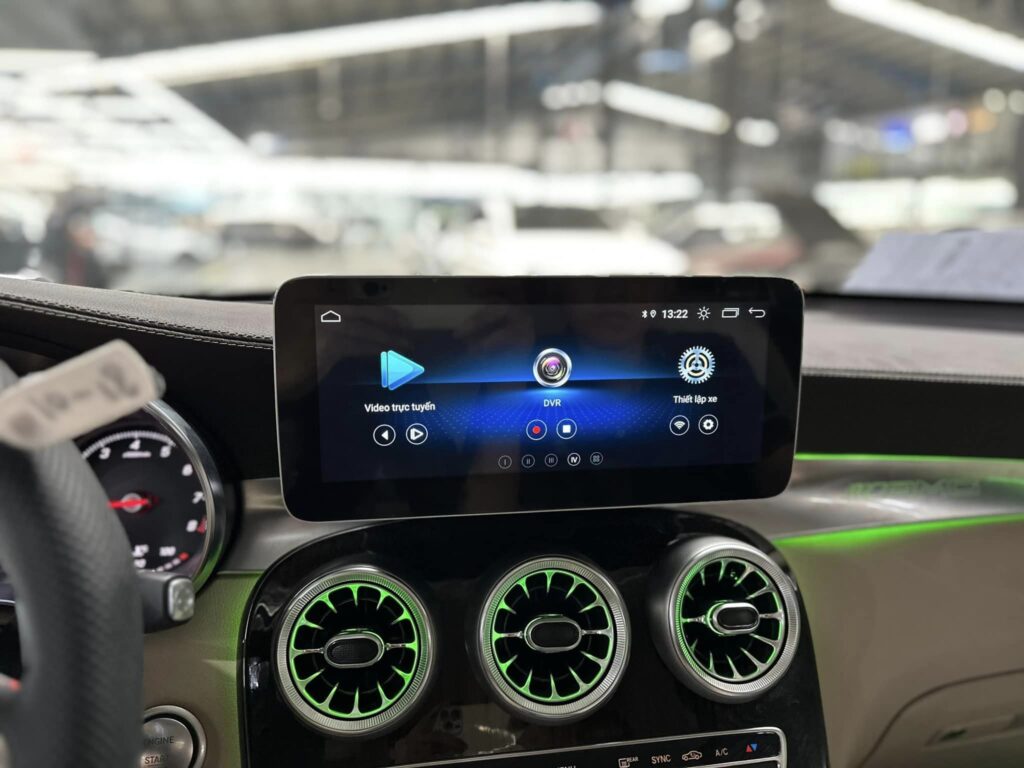 man-hinh-omas-mercedes-glc-10