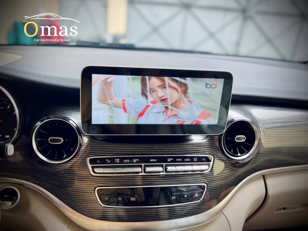 man-hinh-omas-mercedes-v250-5