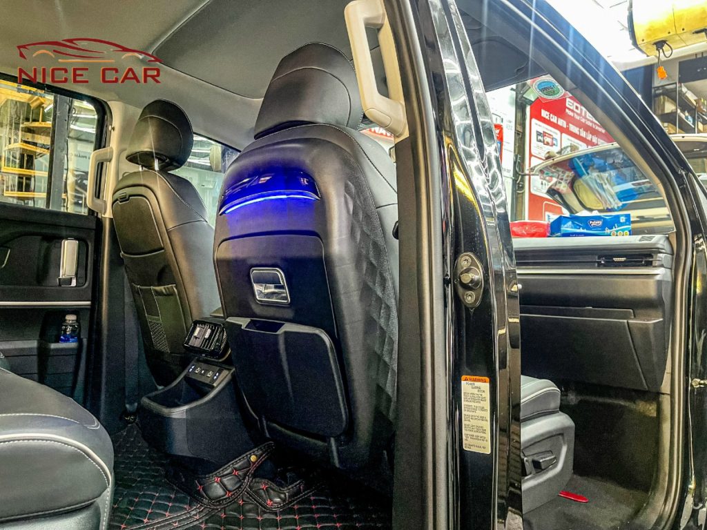 bàn xếp lưng ghế hyundai custin