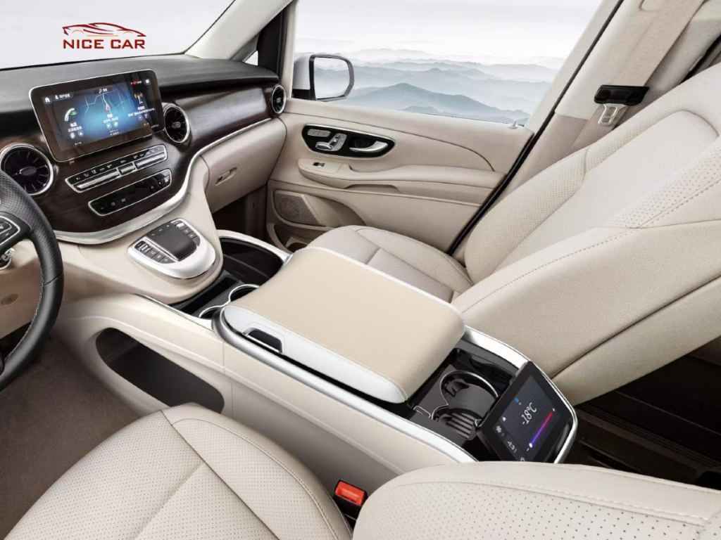 Tủ lạnh trên xe Mercedes