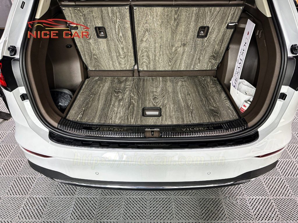 Ốp chống trầy cốp Volkswagen Viloran