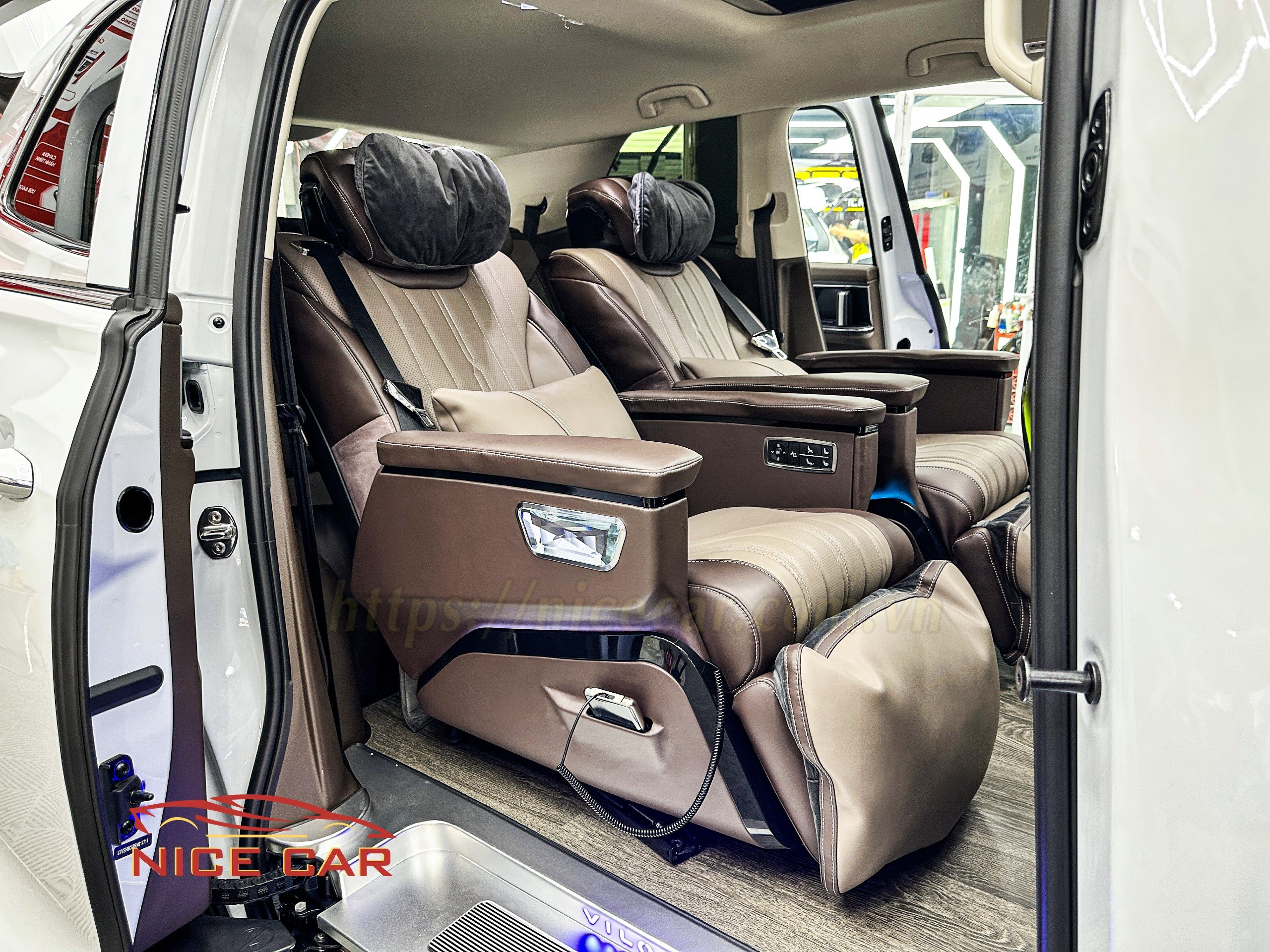 ghế limousine elli 5.0 lắp byd m9